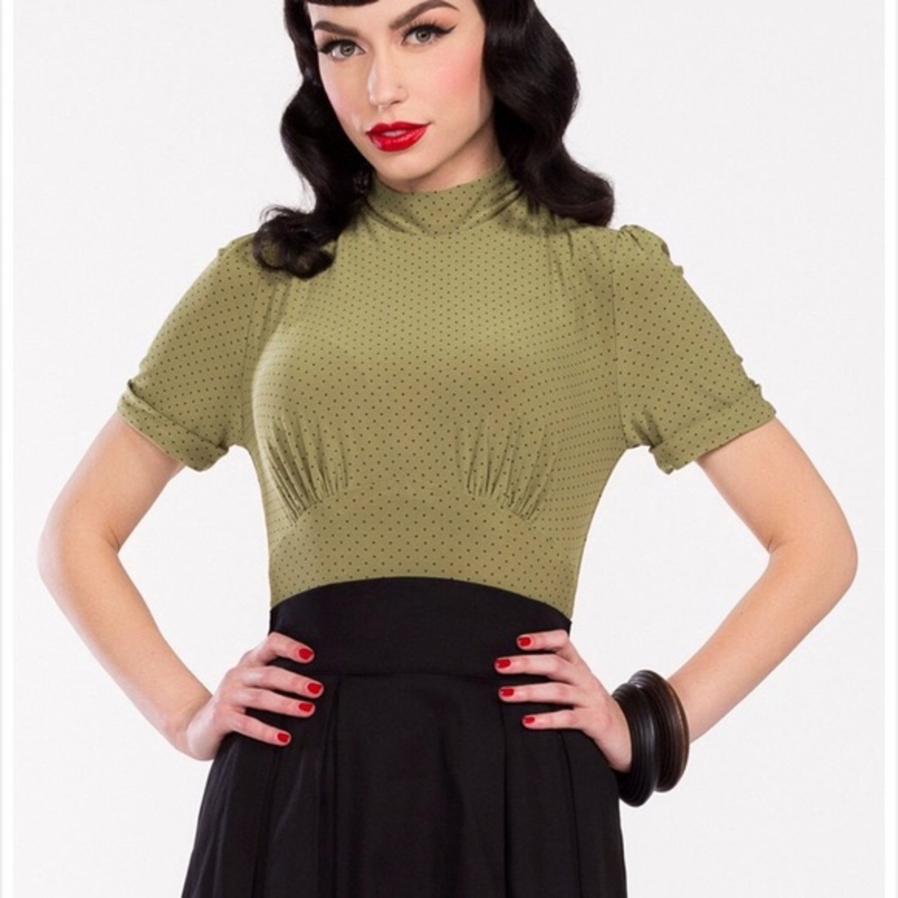 PUG BNWOT Victoria Pindot Top